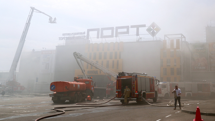 Пожар в России - снова горит торговый центр
