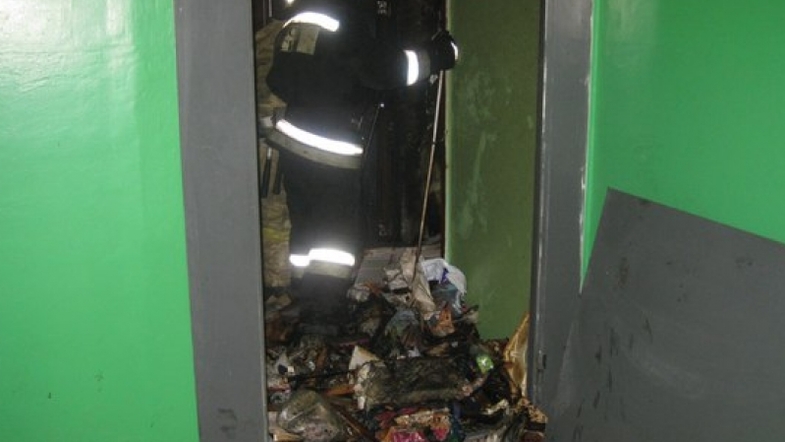 В 9-этажке на Политехе сгорел лифт - жильцов эвакуировали