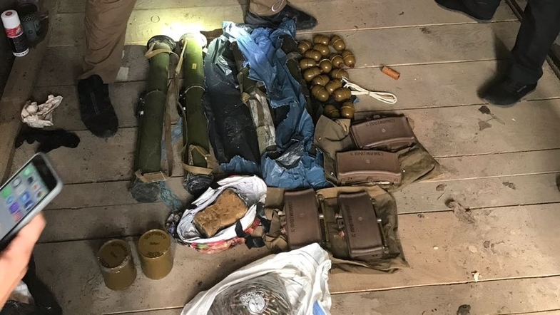 В гараже экс-бойца батальона "Киев-2" нашли огромный арсенал оружия