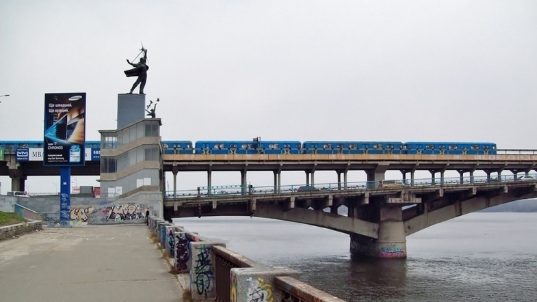 Из-за начала капитального ремонта в Киеве перекроют мост Метро