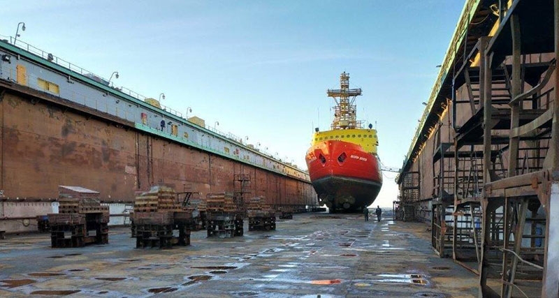 Единственный в Украине ледокол отправили на ремонт (ФОТО)