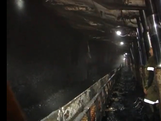 Из горящей шахты в Кузбассе вывели 10 рабочих, выехали спасатели