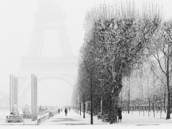 В Париже отменили новогодние мероприятия на Елисейских Полях