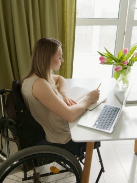 Минтруд готовится расширить возможности трудоустройства для инвалидов