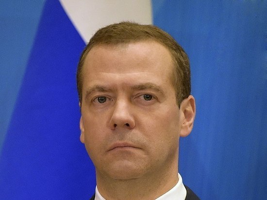 Медведев призвал менять миграционное законодательство