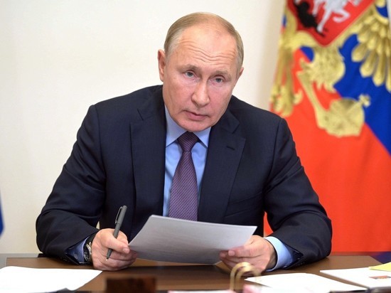 Путин объявил об успешном залповом пуске гиперзвуковой ракеты "Циркон"
