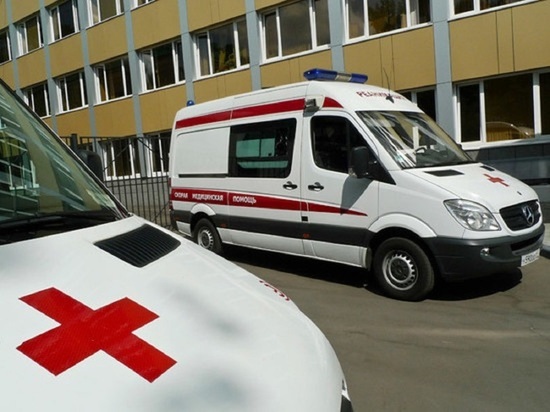 В Москве врач-хирург выпал из окна больницы Вишневского