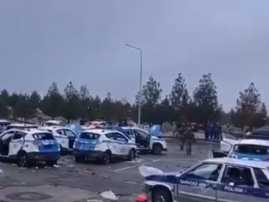 Появилось видео "кладбища" разбитых машин полиции в Казахстане