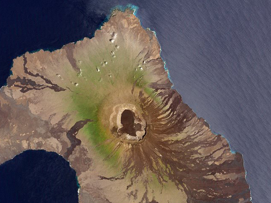 На Галапагосах началось извержение вулкана Вулф