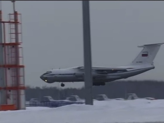 На аэродроме Чкаловский сел вывозной рейс из Казахстана для россиян