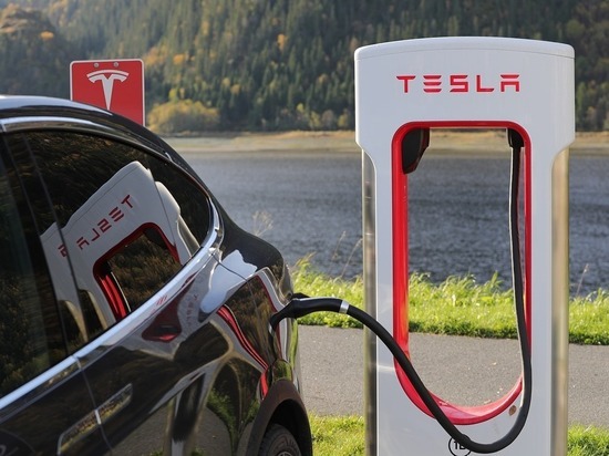 Tesla представила новый электромобиль