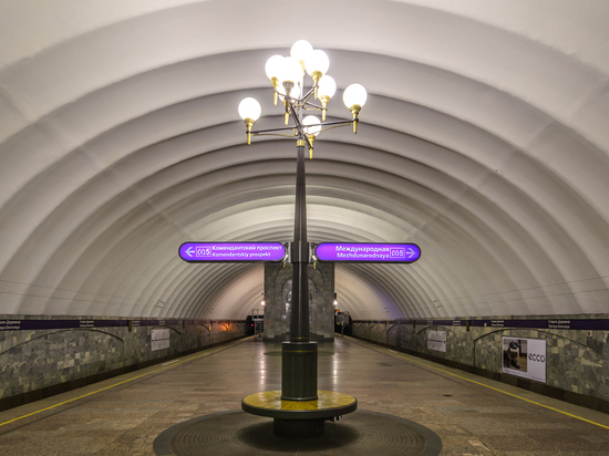 В Петербурге загорелась станция метро