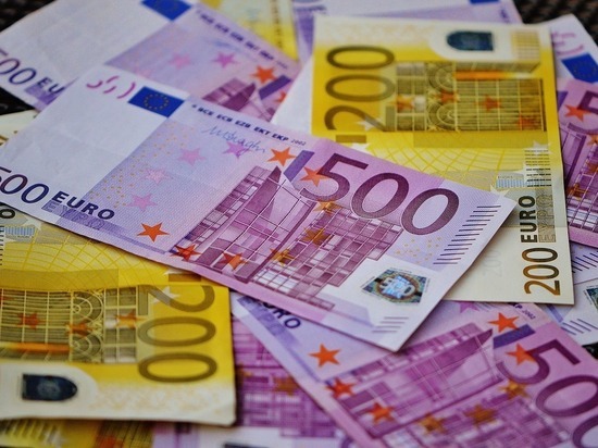 Названы условия для падения евро ниже уровня доллара