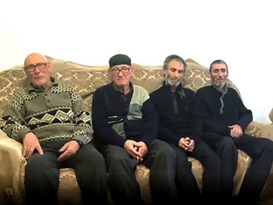 «Похищенные» родственники чеченского оппозиционера записали видеообращение