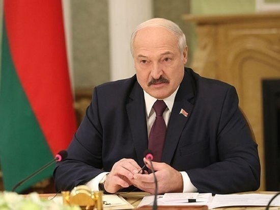 Лукашенко призвал протестующих Казахстана встать на колени перед военными