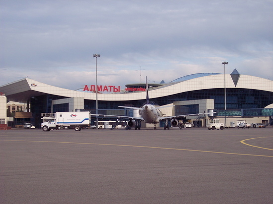 Российские миротворцы взяли под контроль аэропорт Алма-Аты