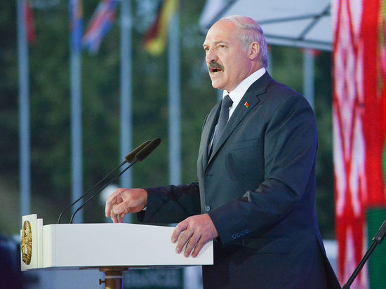 Лукашенко заявил о непредсказуемом поведении Украины "под внешним управлением"