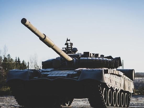 В ДНР сообщили, что ВСУ перебрасывают в Донбасс танки и РСЗО