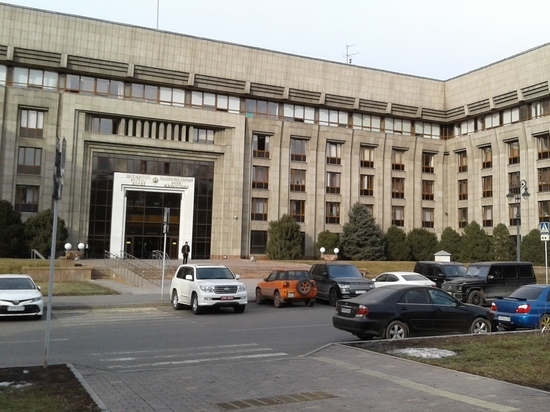 В Казахстане закрыли обменные пункты валюты