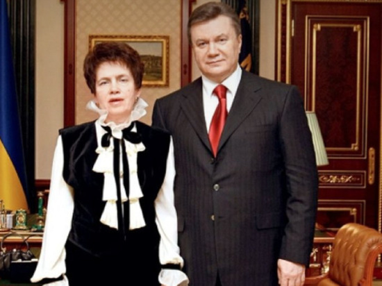 Представитель Януковича опроверг смерть его жены