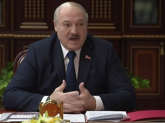 Лукашенко сообщил о военном контингенте Белоруссии на границе с Украиной