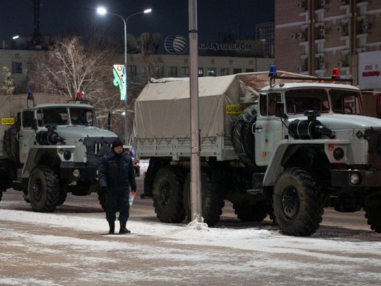 Порядка 200 погромщиков снова вышли на площадь Республики в Алма-Ате
