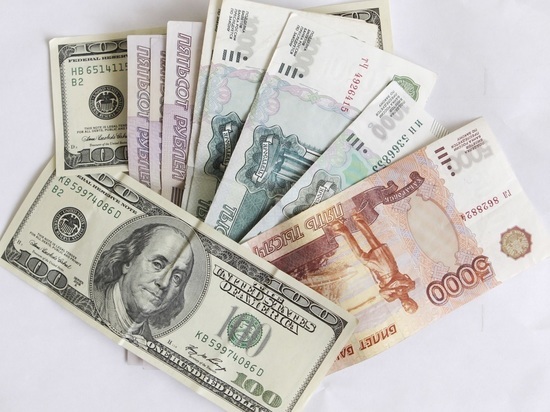 Курс доллара опустился ниже 75 рублей впервые с 4 января