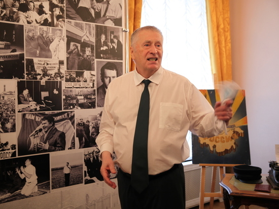 Минздрав: Жириновский неделю лежит в ЦКБ