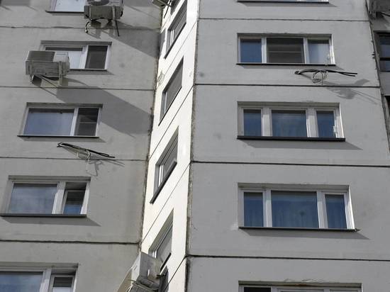В Новосибирске задержали студента НГУ за флаг Украины на окне