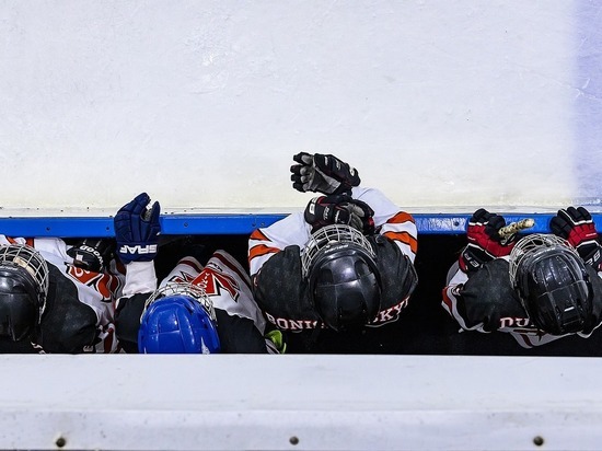 Женская сборная Канады по хоккею отказалась выходить на игру с Россией