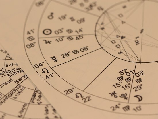 Астролог предупреждает: в феврале судьба даст пинка трем знакам зодиака