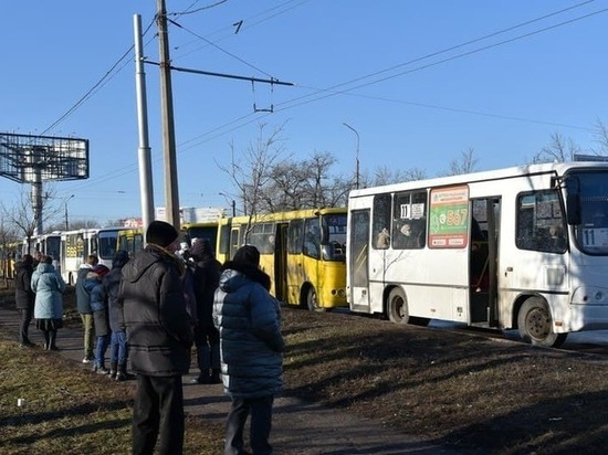 МЧС пообещало вести эвакуацию беженцев из Донбасса круглосуточно