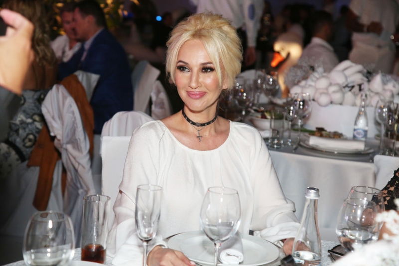 Дарья Донцова довела Леру Кудрявцеву до слез на съемках передачи