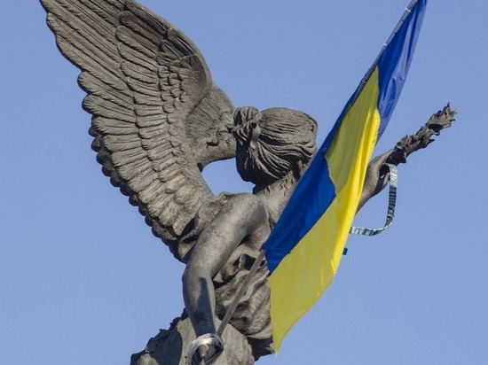Украина может объявить военное положение в Донбассе