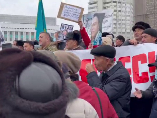 В Алма-Ате начался митинг в память о жертвах январских событий