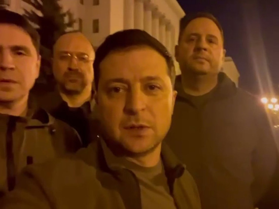 Зеленский записал видео на улице Киева