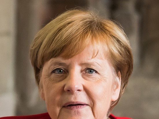 Меркель предложили роль посредника между Россией и Украиной