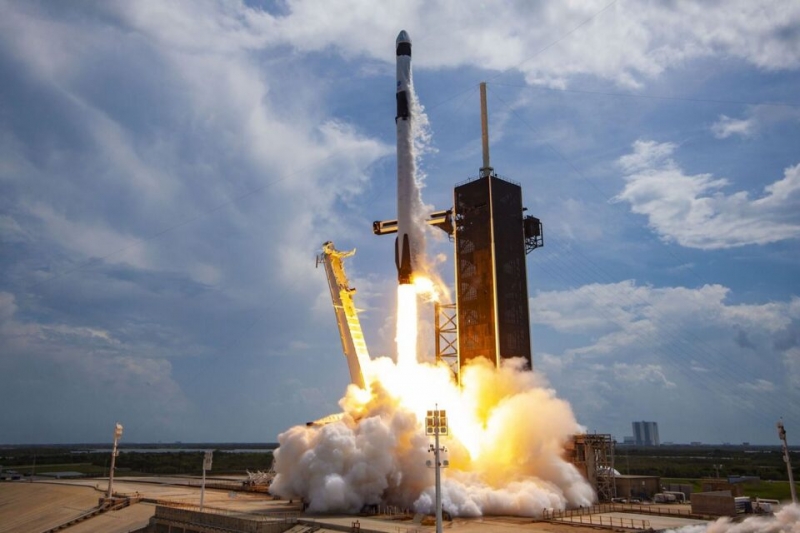 SpaceX запустила три Falcon 9 за 36 часов
