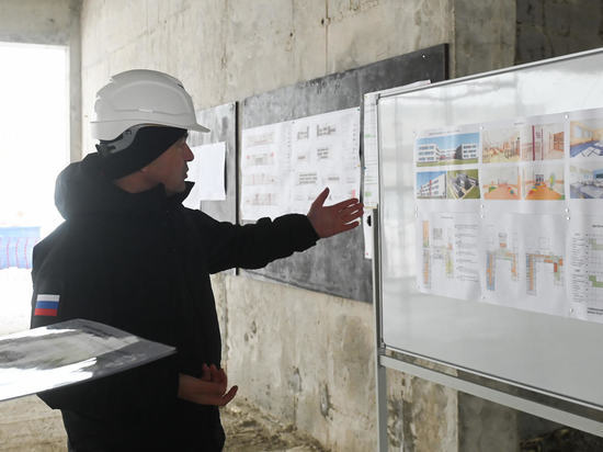Губернатор Андрей Воробьёв проверил ход строительства новой школы в Истре