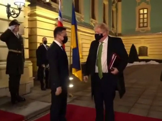 Премьер Великобритании Борис Джонсон прибыл в Киев