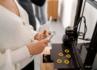 Медицина: персонализированные протезы и модели